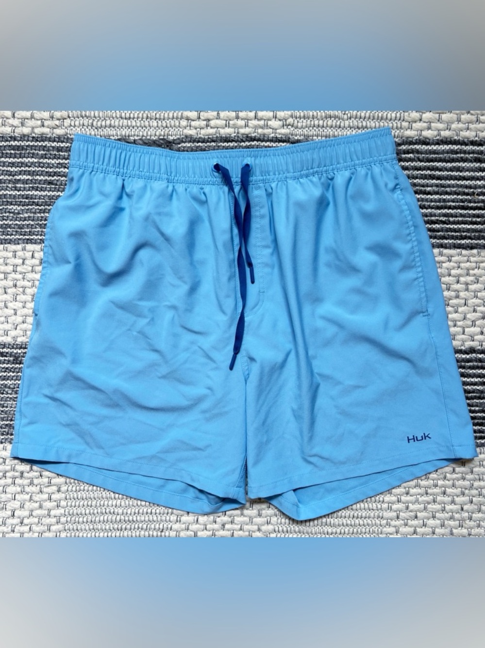 Huk Men’s Size Large Swim Trunks Baby Blue Mesh Lined Drawstring